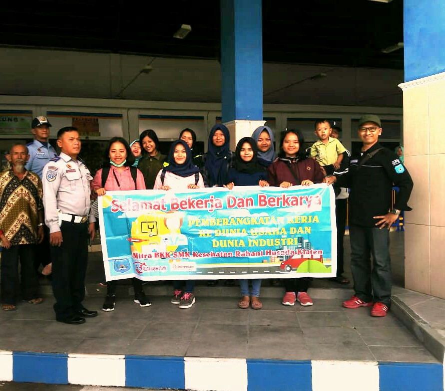 Lagi Kuliah Sambil Kerja Bisa Smk Kesehatan Rahani Husada Klaten Smk Kesehatan Rahani Husada Klaten